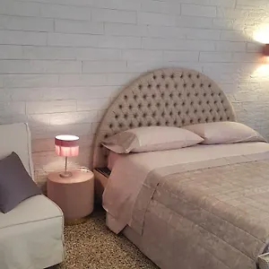 Your Way In Venice Apartment